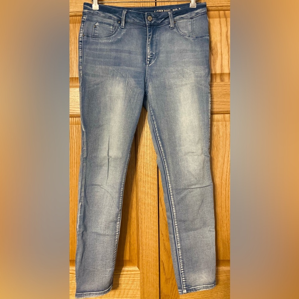 Laurie Felt Women's Blue Jeans